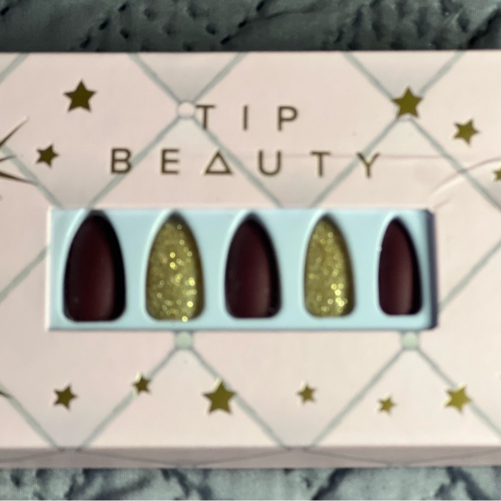 Nails​​ - Picture 2 of 3